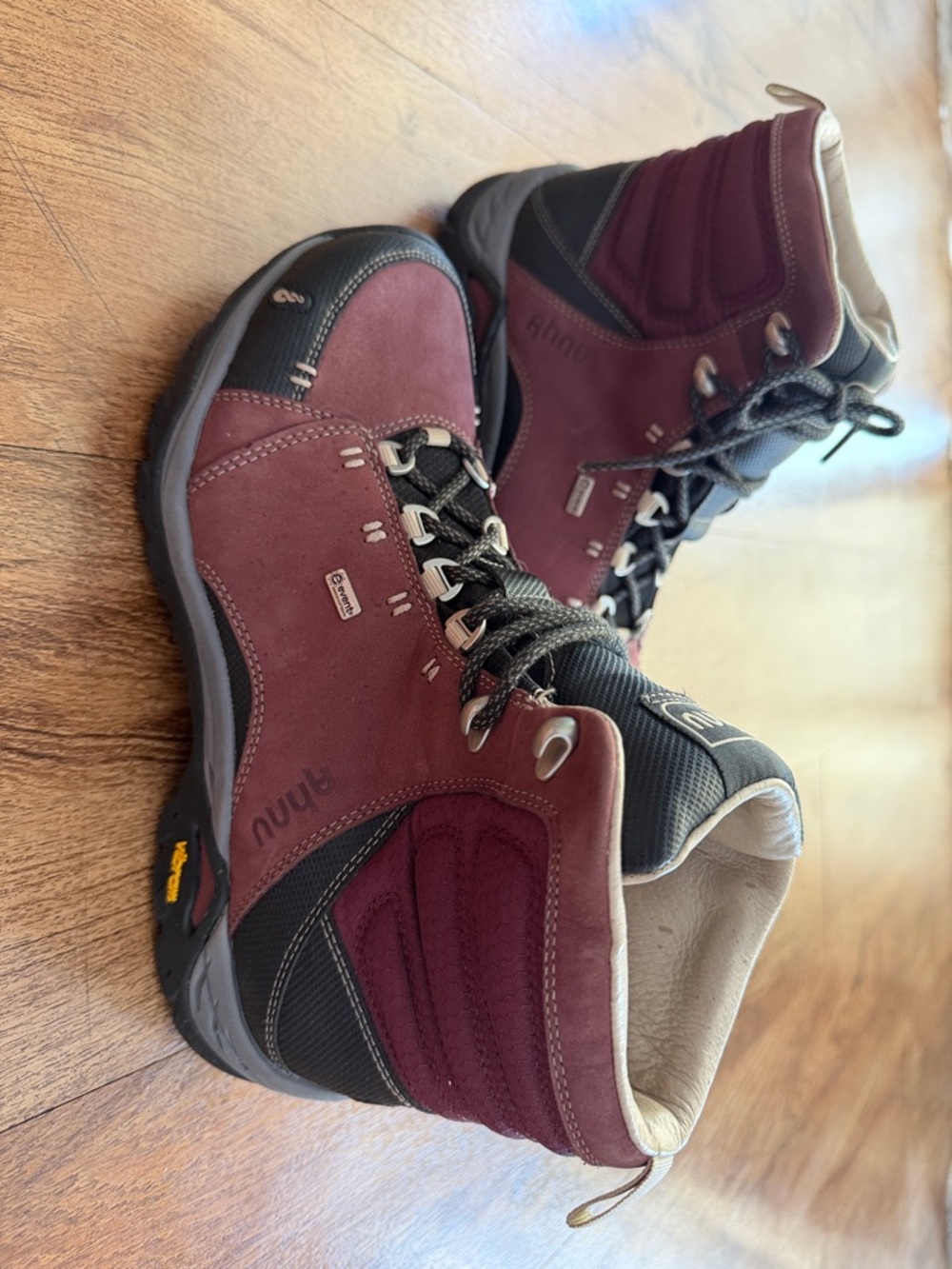 AHNU Montara Hiking Boots - Picture 7 of 7